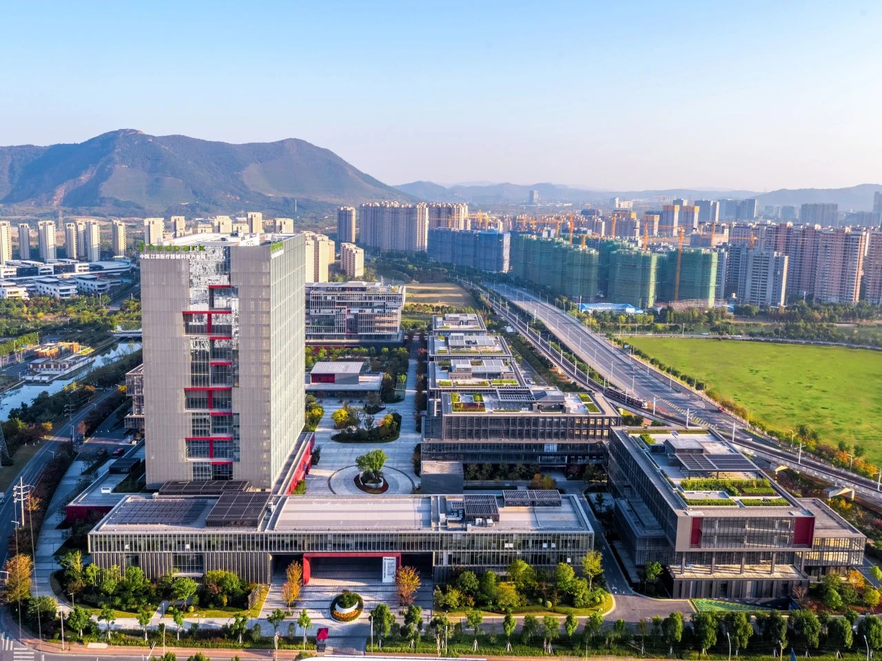 1695000617111939.jpg 1695000617111939.jpg